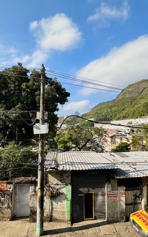 Casa à venda com 150m², 4 quartos e sem vaga Casa à venda com 150m², 4 quartos e sem vagaVista