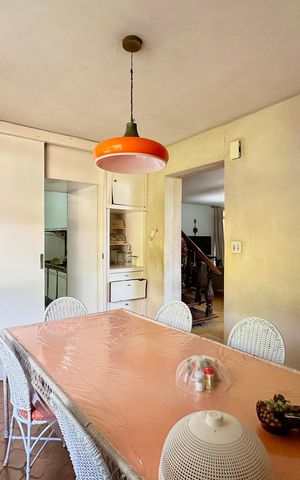 Casa à venda com 150m², 4 quartos e sem vaga Casa à venda com 150m², 4 quartos e sem vagaSala de Jantar