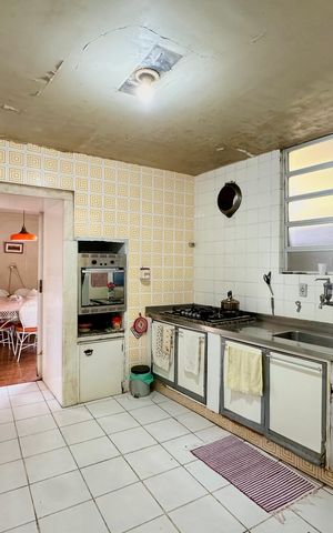 Casa à venda com 150m², 4 quartos e sem vaga Casa à venda com 150m², 4 quartos e sem vagaCozinha