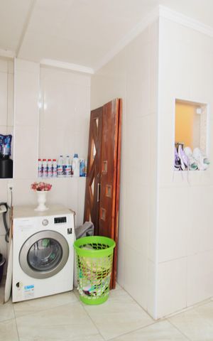 Casa à venda com 140m², 2 quartos e 1 vagaÁrea de Serviço