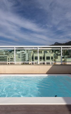 Apartamento à venda com 149m², 2 quartos e 2 vagas Apartamento à venda com 149m², 2 quartos e 2 vagasCobertura Piscina