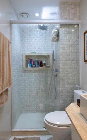 Apartamento à venda com 149m², 2 quartos e 2 vagas Apartamento à venda com 149m², 2 quartos e 2 vagasBanheiro Social