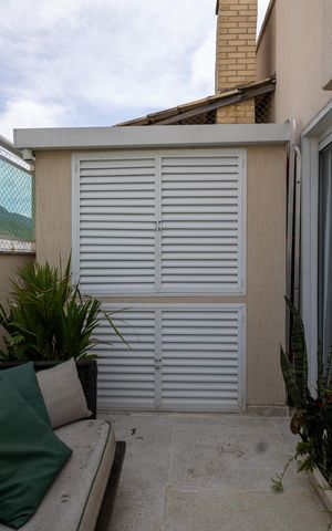 Apartamento à venda com 149m², 2 quartos e 2 vagas Apartamento à venda com 149m², 2 quartos e 2 vagasCobertura