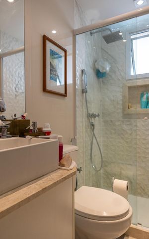 Apartamento à venda com 149m², 2 quartos e 2 vagas Apartamento à venda com 149m², 2 quartos e 2 vagasBanheiro da Suíte 1