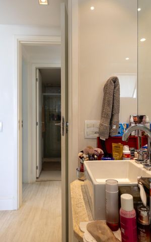 Apartamento à venda com 149m², 2 quartos e 2 vagas Apartamento à venda com 149m², 2 quartos e 2 vagasBanheiro da Suíte 1