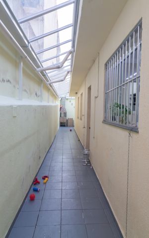 Casa à venda com 65m², 3 quartos e 2 vagas Casa à venda com 65m², 3 quartos e 2 vagasCorredor