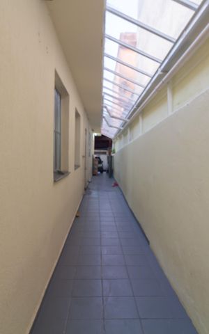 Casa à venda com 65m², 3 quartos e 2 vagas Casa à venda com 65m², 3 quartos e 2 vagasCorredor