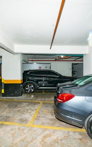Apartamento à venda com 325m², 3 quartos e 4 vagas Apartamento à venda com 325m², 3 quartos e 4 vagasGaragem