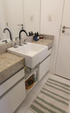 Apartamento para alugar com 130m², 3 quartos e 2 vagasSuítes Canadenses 1 e 2 - Banheiro
