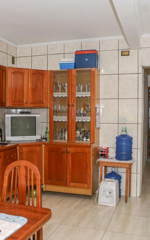 Casa à venda com 280m², 6 quartos e 4 vagas Casa à venda com 280m², 6 quartos e 4 vagasSala/Cozinha