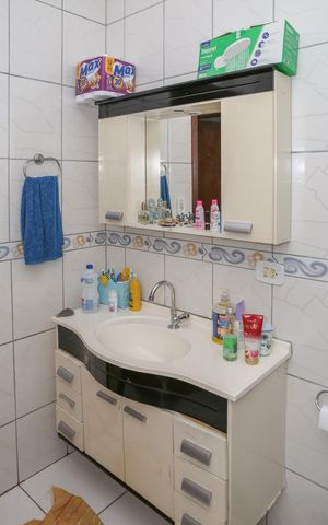 Casa à venda com 280m², 6 quartos e 4 vagas Casa à venda com 280m², 6 quartos e 4 vagasBanheiro