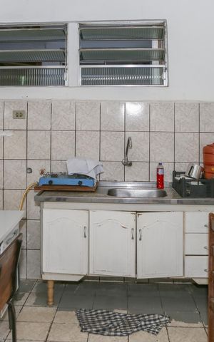 Casa à venda com 280m², 6 quartos e 4 vagas Casa à venda com 280m², 6 quartos e 4 vagasCasa 2 - Cozinha
