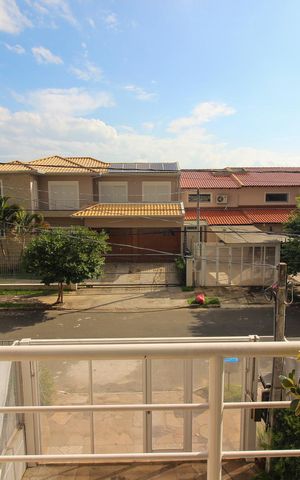 Casa à venda com 180m², 3 quartos e 2 vagas Casa à venda com 180m², 3 quartos e 2 vagasVista da Suíte