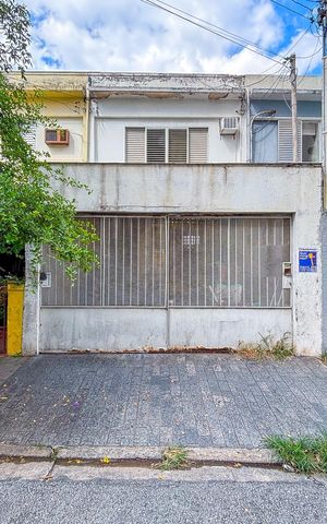 Casa para alugar com 190m², 3 quartos e 2 vagas Casa para alugar com 190m², 3 quartos e 2 vagasFachada
