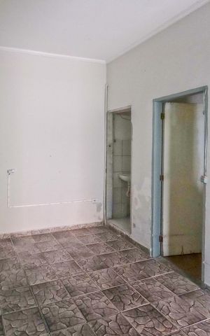 Casa para alugar com 40m², 1 quarto e sem vaga Casa para alugar com 40m², 1 quarto e sem vagaSala
