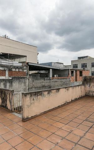 Casa à venda com 296m², 4 quartos e 2 vagas Casa à venda com 296m², 4 quartos e 2 vagasTerraço
