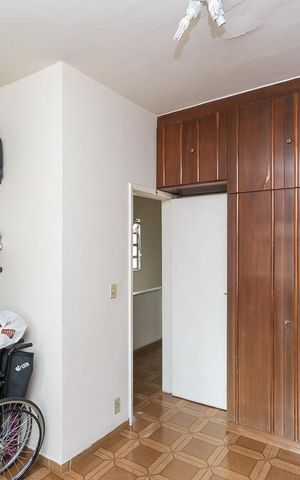 Casa à venda com 296m², 4 quartos e 2 vagas Casa à venda com 296m², 4 quartos e 2 vagasQuarto 2