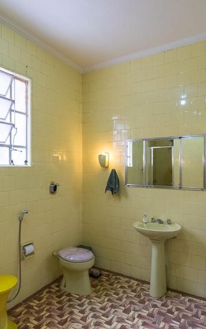 Casa à venda com 296m², 4 quartos e 2 vagas Casa à venda com 296m², 4 quartos e 2 vagasBanheiro Social 2