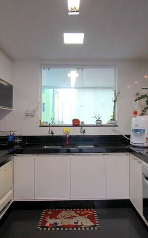 Apartamento à venda com 375m², 5 quartos e 4 vagasCozinha