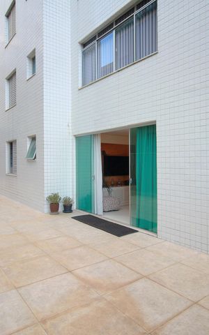 Apartamento à venda com 375m², 5 quartos e 4 vagasVaranda