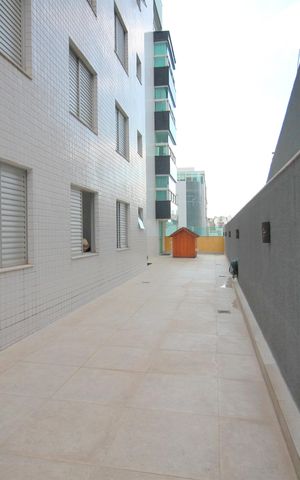 Apartamento à venda com 375m², 5 quartos e 4 vagasVaranda