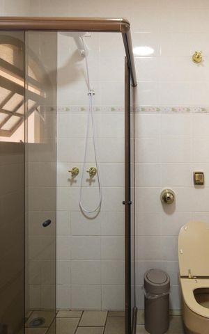 Casa para alugar com 185m², 4 quartos e 4 vagas Casa para alugar com 185m², 4 quartos e 4 vagasBanheiro 2