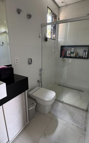 Casa à venda com 1000m², 4 quartos e 8 vagasbanheiro suite 2