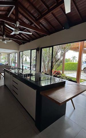 Casa à venda com 1000m², 4 quartos e 8 vagasÁrea comum