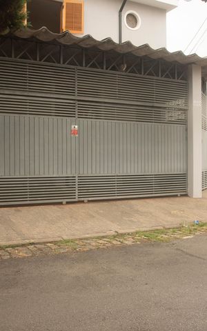 Casa à venda com 191m², 3 quartos e 3 vagasFrente