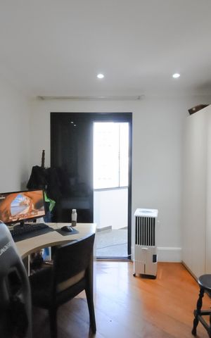 Apartamento à venda com 150m², 4 quartos e 3 vagasQuarto 2
