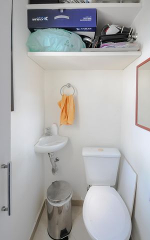 Apartamento à venda com 150m², 4 quartos e 3 vagasÁrea de Serviço - banheiro social