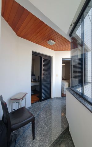 Apartamento à venda com 150m², 4 quartos e 3 vagasvaranda da Suíte e do quarto 2