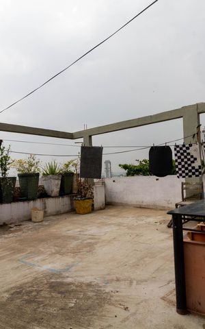 Casa à venda com 800m², 22 quartos e 2 vagas Casa à venda com 800m², 22 quartos e 2 vagasVaranda
