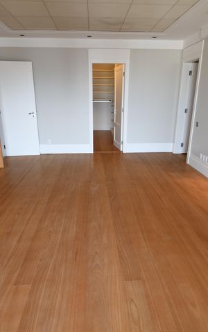 Apartamento à venda com 500m², 6 quartos e 8 vagasSala de TV