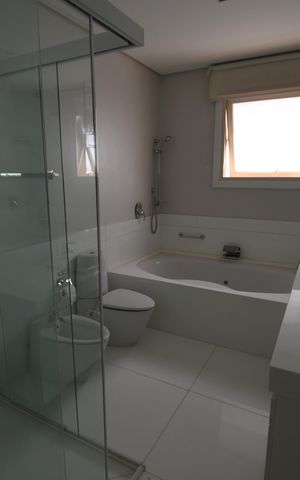 Apartamento à venda com 500m², 6 quartos e 8 vagasBanheiro 2