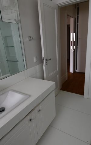 Apartamento à venda com 500m², 6 quartos e 8 vagasBanheiro 2