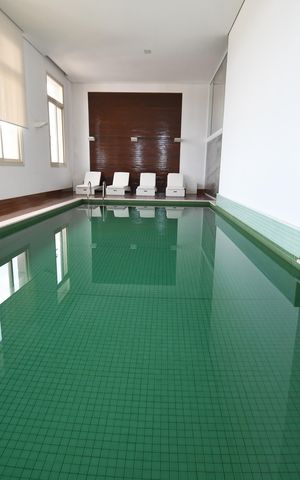 Apartamento à venda com 500m², 6 quartos e 8 vagasÁrea comum - Piscina