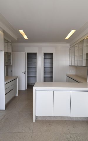 Apartamento à venda com 500m², 6 quartos e 8 vagasCozinha