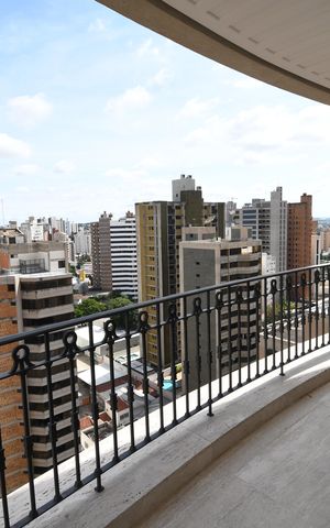 Apartamento à venda com 500m², 6 quartos e 8 vagasSacada