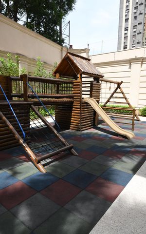 Apartamento à venda com 500m², 6 quartos e 8 vagasÁrea comum - Playground