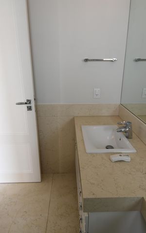 Apartamento à venda com 500m², 6 quartos e 8 vagasBanheiro 3