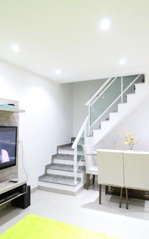 Casa de condomínio à venda com 112m², 3 quartos e 1 vagaSala
