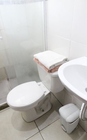 Casa de condomínio à venda com 112m², 3 quartos e 1 vagaBanheiro da suíte