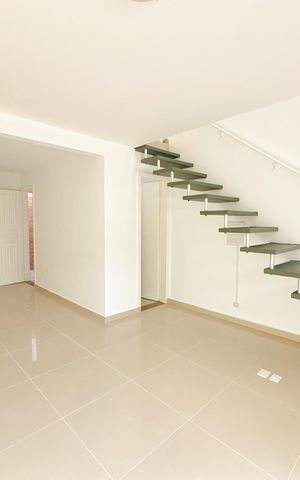 Casa para alugar com 86m², 2 quartos e 1 vagaSala de TV