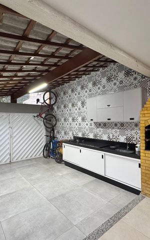 Casa de condomínio à venda com 172m², 3 quartos e 1 vaga Casa de condomínio à venda com 172m², 3 quartos e 1 vagaÁrea externa