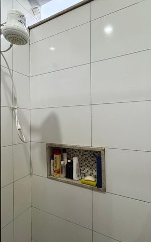 Casa de condomínio à venda com 172m², 3 quartos e 1 vaga Casa de condomínio à venda com 172m², 3 quartos e 1 vagaBanheiro da Suíte