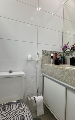 Casa de condomínio à venda com 172m², 3 quartos e 1 vaga Casa de condomínio à venda com 172m², 3 quartos e 1 vagaBanheiro da Suíte 2