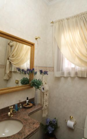 Casa à venda com 296m², 3 quartos e 5 vagasLavabo