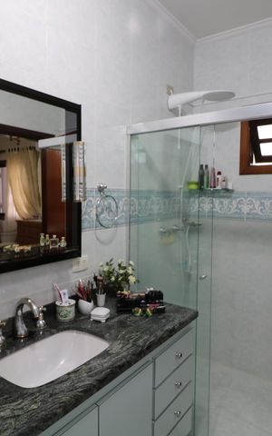 Casa à venda com 296m², 3 quartos e 5 vagasBanheiro da Suíte