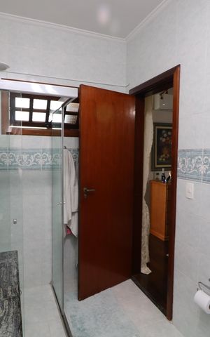 Casa à venda com 296m², 3 quartos e 5 vagasBanheiro da Suíte
